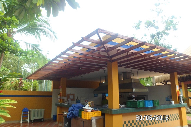 Postes De Madera Para Pergolas Gallery Of Pergola De Aluminio Con Lona Impermeable Y Pergola De Madera With Postes De Madera Para Pergolas Stunning Poste De Bamb Bamb Cm With Postes De