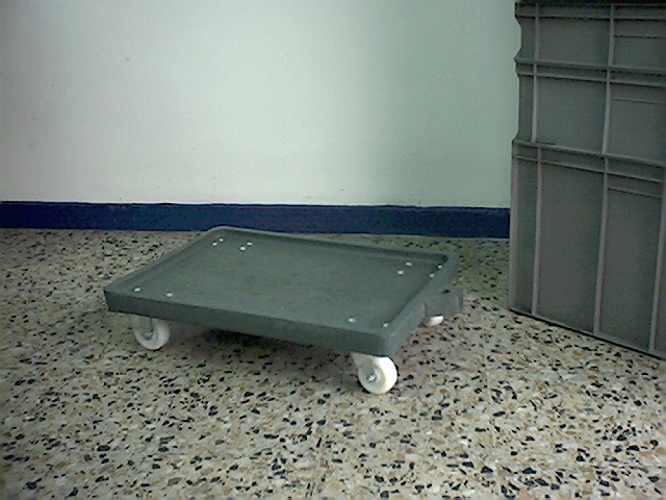 soluciones industriales en plastico 01 carrito ruedas antiderrame para químicos de canecas con seguridad industrial carro porta canastillas carro con canastilla y rueda 3