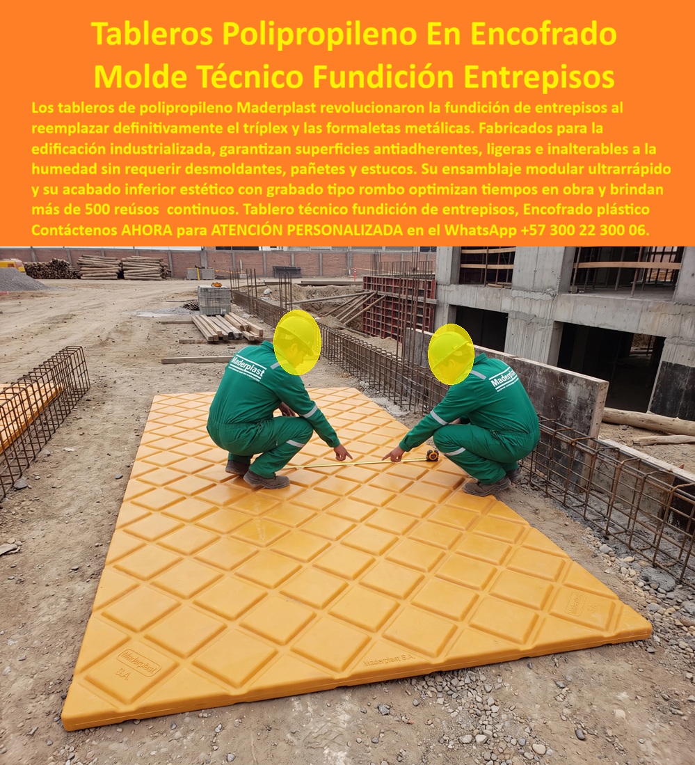 Tableros De Polipropileno Placa Encofrado Texturizador Grabado Maderplast - Tableros de Polipropileno Texturizados para Encofrados: Ingeniería de Alto Desempeño que Reemplaza el Fenólico en la Fundición de Entrepisos La imagen presenta una nueva generación de tableros de polipropileno para encofrados desarrollados para responder a las exigencias de la construcción industrializada moderna. Se observa una placa de encofrado texturizada con grabado tipo rombo, fabricada en polipropileno de alto desempeño, diseñada para funcionar como molde técnico durante la fundición de entrepisos y losas de concreto. Su geometría superficial mejora la rigidez del panel, optimiza la distribución de esfuerzos durante el vaciado y proporciona una superficie estable para el trabajo continuo en obra. Este desarrollo representa una evolución frente al tradicional tablero fenólico, al ofrecer una solución reutilizable, resistente a la humedad, de baja adherencia al concreto y preparada para ciclos intensivos de producción. En los proyectos actuales de vivienda, edificaciones institucionales, hospitales, centros comerciales, plantas industriales e infraestructura pública, la productividad depende de reducir tiempos de montaje, simplificar el desencofrado y mantener un estándar constante de calidad superficial. Por ello, las láminas plásticas para encofrar, los tableros de polipropileno para encofrado, el sistema de encofrado plástico para entrepisos, las placas para formaletas, los paneles para encofrado, los tableros para encofrado reutilizables y las láminas plásticas industriales para concreto se han convertido en una alternativa técnica cada vez más utilizada por constructoras que buscan mejorar el rendimiento global de sus obras. Desde la perspectiva de la ingeniería del concreto, una de las principales ventajas consiste en la estabilidad dimensional del polipropileno frente a la humedad y a las condiciones ambientales propias de la construcción. A diferencia de materiales que absorben agua, se deforman o requieren constantes reparaciones, estas placas macizas de polipropileno conservan sus dimensiones, mantienen una superficie uniforme y facilitan el desencofrado sin afectar el acabado del concreto. Esta condición reduce considerablemente los trabajos de limpieza, disminuye el consumo de desmoldantes y contribuye a obtener concreto a la vista, acabados arquitectónicos y acabados permanentes con menor necesidad de resanes posteriores. La textura grabada tipo rombo visible en el panel no cumple únicamente una función estética. Hace parte de un diseño técnico que incrementa la rigidez superficial, mejora el comportamiento estructural del tablero durante el vaciado y contribuye a distribuir las cargas de trabajo de manera más uniforme. Este tipo de desarrollo demuestra cómo la fabricación de paneles plásticos para construcción ha evolucionado desde simples sustitutos del tablero fenólico hacia verdaderos componentes de ingeniería concebidos para aumentar la productividad, prolongar la vida útil del sistema y reducir el costo operativo por metro cuadrado construido. Para los directores de obra, ingenieros residentes y responsables de compras, el criterio determinante ya no consiste únicamente en comparar precios unitarios, sino en analizar el comportamiento del sistema durante cientos de ciclos de utilización. La verdadera economía aparece cuando un tablero mantiene su calidad durante reutilizaciones continuas, reduce tiempos de montaje, disminuye desperdicios, acelera la construcción y evita reclamaciones por defectos superficiales. Ese enfoque corresponde al análisis del costo total de propiedad, una metodología ampliamente utilizada en proyectos donde la eficiencia operacional resulta mucho más importante que el menor precio inicial. Maderplast desarrolla estas soluciones mediante procesos industriales especializados, fabricación nacional de plásticos técnicos y diseño propio orientado a aplicaciones estructurales. La empresa cuenta con procesos certificados bajo ISO 9001 para gestión de calidad e ISO 14001 para gestión ambiental, complementados con ensayos de laboratorio, pruebas de impacto y demostraciones reales de resistencia que permiten respaldar técnicamente cada especificación. Cuando un proyecto requiere verificaciones adicionales, pueden realizarse ensayos en laboratorios acreditados para validar el comportamiento del producto bajo las condiciones particulares definidas por el cliente. Diversas constructoras que han implementado este sistema destacan la estabilidad del tablero, la facilidad de limpieza y la disminución de tiempos improductivos durante el proceso de desencofrado. Por acuerdos de confidencialidad no se divulgan públicamente sus nombres, pero Maderplast puede suministrar referencias comerciales, evidencias de suministro y demostraciones técnicas durante el proceso de evaluación. Esa política de respaldo disminuye el riesgo percibido por quienes deben aprobar especificaciones técnicas y firmar órdenes de compra para proyectos de alta responsabilidad. La inversión en tableros de polipropileno para encofrado, láminas plásticas para concreto, paneles estructurales de polipropileno y tecnología de encofrados representa mucho más que sustituir un tablero fenólico. Significa incorporar un sistema diseñado para aumentar la productividad, mejorar la calidad del concreto, reducir reprocesos y ofrecer mayor confiabilidad durante toda la ejecución de la obra. Cuando el objetivo consiste en construir más rápido, con mejor acabado, menor mantenimiento y mayor tranquilidad técnica, los sistemas desarrollados por Maderplast constituyen una solución sólida para la construcción inteligente y la ingeniería del concreto contemporáneo. Descripción Ficha técnica Resumida del producto: Tableros de polipropileno para encofrado con grabado texturizado tipo rombo, reemplazo técnico del tablero fenólico para fundición de entrepisos y losas de concreto. Láminas plásticas industriales reutilizables, de baja adherencia y alta durabilidad para construcción industrializada, concreto a la vista y sistemas de encofrado de alto rendimiento. Contáctenos ahora mismo por WhatsApp y reciba atención personalizada de un asesor especializado: +57 300 22 300 06. Tableros Polipropileno Encofrado, Tablero fenólico, Láminas Plásticas Encofrar, Sistema de Encofrado Plástico Entrepisos, Lámina plástica industrial concreto, PP Tableros De Polipropileno Placa Encofrado Texturizador Grabado Maderplast Tableros Polipropileno Encofrado Tablero fenólico Láminas Plásticas Encofrar Sistema de Encofrado Plástico Entrepisos Lámina plástica industrial concreto PP Tableros de Polipropileno Texturizados para Encofrados: Ingeniería de Alto Desempeño que Reemplaza el Fenólico en la Fundición de Entrepisos La imagen presenta una nueva generación de tableros de polipropileno para encofrados desarrollados para responder a las exigencias de la construcción industrializada moderna. Se observa una placa de encofrado texturizada con grabado tipo rombo, fabricada en polipropileno de alto desempeño, diseñada para funcionar como molde técnico durante la fundición de entrepisos y losas de concreto. Su geometría superficial mejora la rigidez del panel, optimiza la distribución de esfuerzos durante el vaciado y proporciona una superficie estable para el trabajo continuo en obra. Este desarrollo representa una evolución frente al tradicional tablero fenólico, al ofrecer una solución reutilizable, resistente a la humedad, de baja adherencia al concreto y preparada para ciclos intensivos de producción. En los proyectos actuales de vivienda, edificaciones institucionales, hospitales, centros comerciales, plantas industriales e infraestructura pública, la productividad depende de reducir tiempos de montaje, simplificar el desencofrado y mantener un estándar constante de calidad superficial. Por ello, las láminas plásticas para encofrar, los tableros de polipropileno para encofrado, el sistema de encofrado plástico para entrepisos, las placas para formaletas, los paneles para encofrado, los tableros para encofrado reutilizables y las láminas plásticas industriales para concreto se han convertido en una alternativa técnica cada vez más utilizada por constructoras que buscan mejorar el rendimiento global de sus obras. Desde la perspectiva de la ingeniería del concreto, una de las principales ventajas consiste en la estabilidad dimensional del polipropileno frente a la humedad y a las condiciones ambientales propias de la construcción. A diferencia de materiales que absorben agua, se deforman o requieren constantes reparaciones, estas placas macizas de polipropileno conservan sus dimensiones, mantienen una superficie uniforme y facilitan el desencofrado sin afectar el acabado del concreto. Esta condición reduce considerablemente los trabajos de limpieza, disminuye el consumo de desmoldantes y contribuye a obtener concreto a la vista, acabados arquitectónicos y acabados permanentes con menor necesidad de resanes posteriores. La textura grabada tipo rombo visible en el panel no cumple únicamente una función estética. Hace parte de un diseño técnico que incrementa la rigidez superficial, mejora el comportamiento estructural del tablero durante el vaciado y contribuye a distribuir las cargas de trabajo de manera más uniforme. Este tipo de desarrollo demuestra cómo la fabricación de paneles plásticos para construcción ha evolucionado desde simples sustitutos del tablero fenólico hacia verdaderos componentes de ingeniería concebidos para aumentar la productividad, prolongar la vida útil del sistema y reducir el costo operativo por metro cuadrado construido. Para los directores de obra, ingenieros residentes y responsables de compras, el criterio determinante ya no consiste únicamente en comparar precios unitarios, sino en analizar el comportamiento del sistema durante cientos de ciclos de utilización. La verdadera economía aparece cuando un tablero mantiene su calidad durante reutilizaciones continuas, reduce tiempos de montaje, disminuye desperdicios, acelera la construcción y evita reclamaciones por defectos superficiales. Ese enfoque corresponde al análisis del costo total de propiedad, una metodología ampliamente utilizada en proyectos donde la eficiencia operacional resulta mucho más importante que el menor precio inicial. Maderplast desarrolla estas soluciones mediante procesos industriales especializados, fabricación nacional de plásticos técnicos y diseño propio orientado a aplicaciones estructurales. La empresa cuenta con procesos certificados bajo ISO 9001 para gestión de calidad e ISO 14001 para gestión ambiental, complementados con ensayos de laboratorio, pruebas de impacto y demostraciones reales de resistencia que permiten respaldar técnicamente cada especificación. Cuando un proyecto requiere verificaciones adicionales, pueden realizarse ensayos en laboratorios acreditados para validar el comportamiento del producto bajo las condiciones particulares definidas por el cliente. Diversas constructoras que han implementado este sistema destacan la estabilidad del tablero, la facilidad de limpieza y la disminución de tiempos improductivos durante el proceso de desencofrado. Por acuerdos de confidencialidad no se divulgan públicamente sus nombres, pero Maderplast puede suministrar referencias comerciales, evidencias de suministro y demostraciones técnicas durante el proceso de evaluación. Esa política de respaldo disminuye el riesgo percibido por quienes deben aprobar especificaciones técnicas y firmar órdenes de compra para proyectos de alta responsabilidad. La inversión en tableros de polipropileno para encofrado, láminas plásticas para concreto, paneles estructurales de polipropileno y tecnología de encofrados representa mucho más que sustituir un tablero fenólico. Significa incorporar un sistema diseñado para aumentar la productividad, mejorar la calidad del concreto, reducir reprocesos y ofrecer mayor confiabilidad durante toda la ejecución de la obra. Cuando el objetivo consiste en construir más rápido, con mejor acabado, menor mantenimiento y mayor tranquilidad técnica, los sistemas desarrollados por Maderplast constituyen una solución sólida para la construcción inteligente y la ingeniería del concreto contemporáneo. Descripción Ficha técnica Resumida del producto: Tableros de polipropileno para encofrado con grabado texturizado tipo rombo, reemplazo técnico del tablero fenólico para fundición de entrepisos y losas de concreto. Láminas plásticas industriales reutilizables, de baja adherencia y alta durabilidad para construcción industrializada, concreto a la vista y sistemas de encofrado de alto rendimiento. Contáctenos ahora mismo por WhatsApp y reciba atención personalizada de un asesor especializado: +57 300 22 300 06.